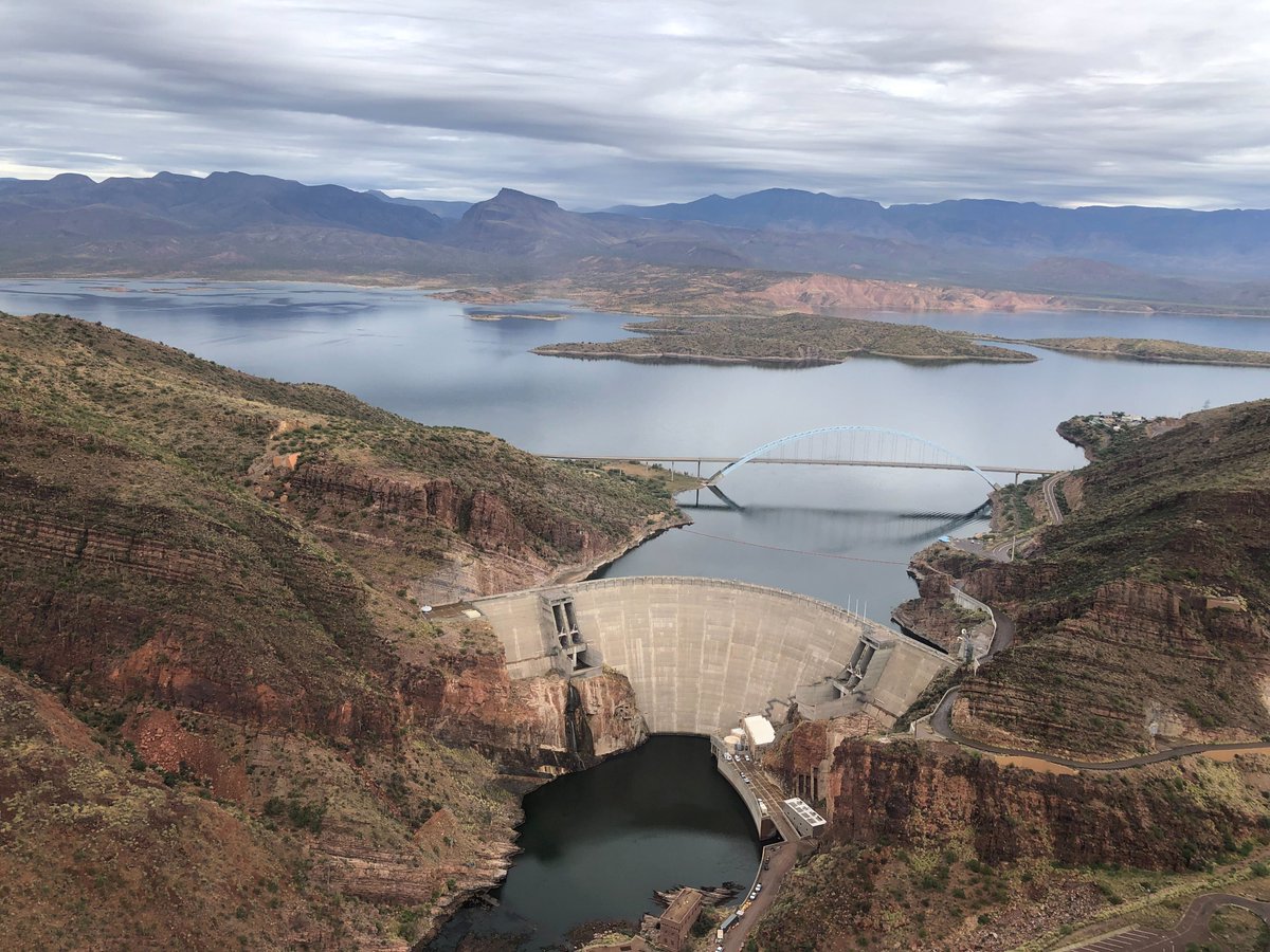 GPEC's tweet image. Today, Certified Ambassadors got an inside look at Arizona's watersheds on a helicopter tour led by @SRPconnect experts. Thank you SRP for providing this unique opportunity to learn about Arizona's water portfolio! #GreaterPHXtogether #GPECambassador #AZWater