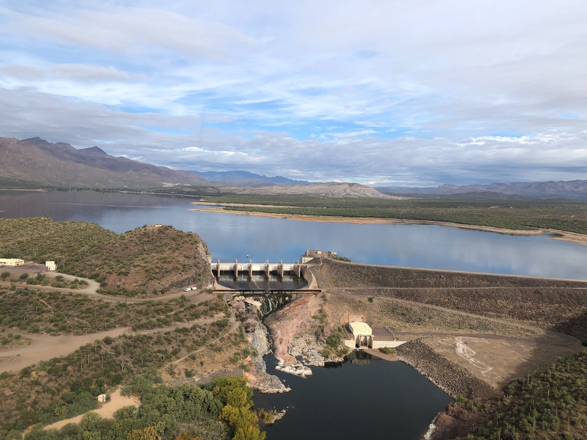 GPEC's tweet image. Today, Certified Ambassadors got an inside look at Arizona's watersheds on a helicopter tour led by @SRPconnect experts. Thank you SRP for providing this unique opportunity to learn about Arizona's water portfolio! #GreaterPHXtogether #GPECambassador #AZWater