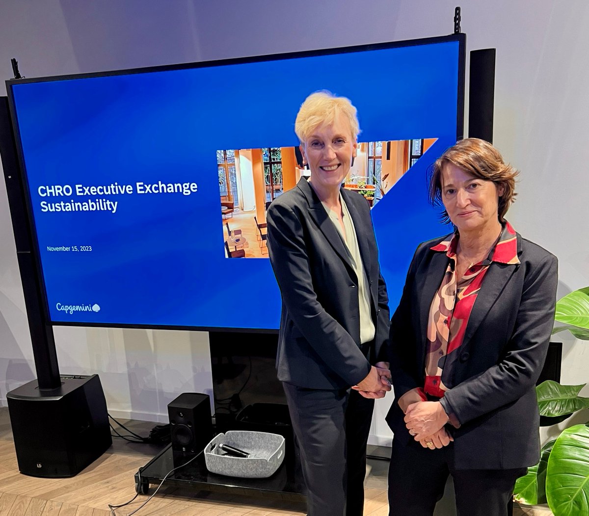 bendiek's tweet photo. 🧵👇 1/5 
In global organizations like @SAP, *people* drive sustainability outcomes.

It was great to join @Capgemini's Anne Lebel and leading #CHROs in #Berlin this week to compare notes on how well-known brands are rising to the challenge of creating sustainable enterprises. https://t.co/esoCGF0EPE