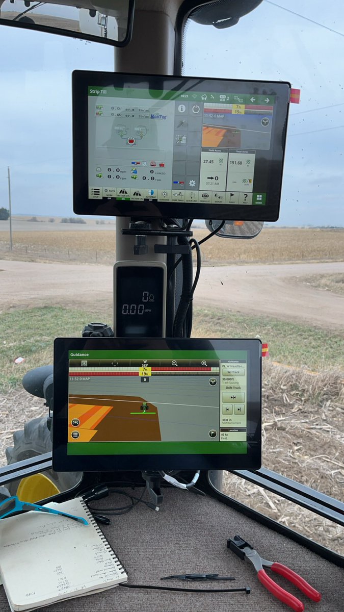 PVE_Hunter's tweet photo. Whole lot of screen for the tractor! https://t.co/YMFHf7iQ9m