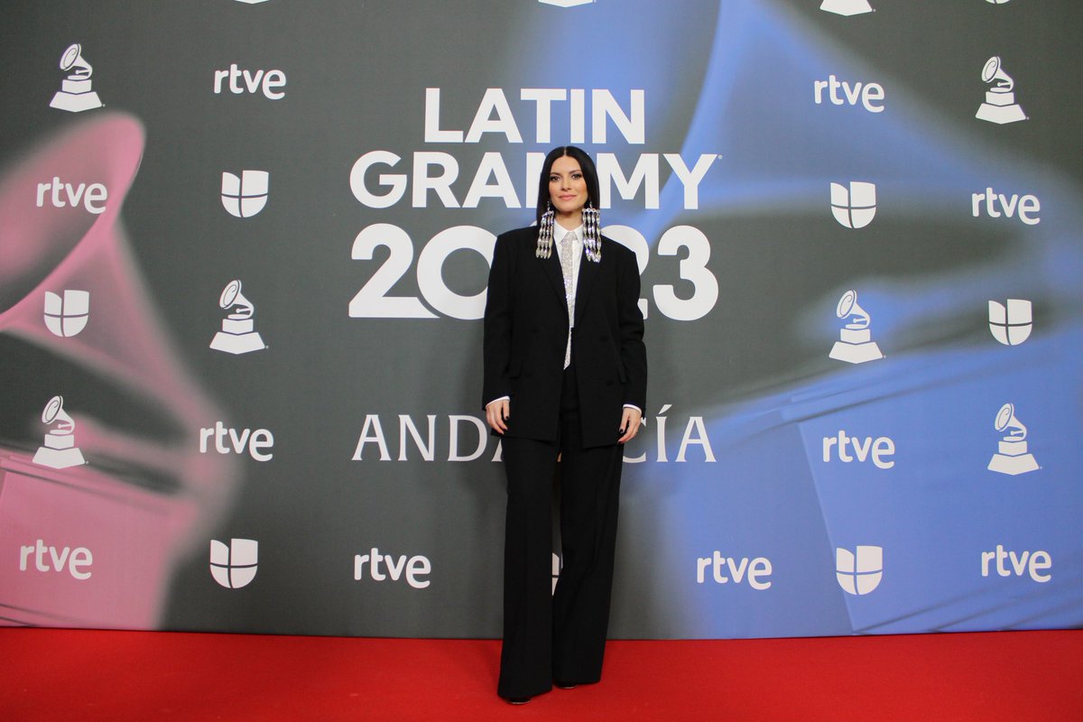 LauraPausini's tweet photo. Red Carpet @LatinGRAMMYs 2023! 🖤

Thanks to Pierpaolo Piccioli. 

Total look: @MaisonValentino 
Styling: Susanna Ausoni 
MUAH: Rebeca Trillo-Figueroa

#LatinGRAMMY
#LatinGrammyRedCarpet https://t.co/6Pk5nRQmVE