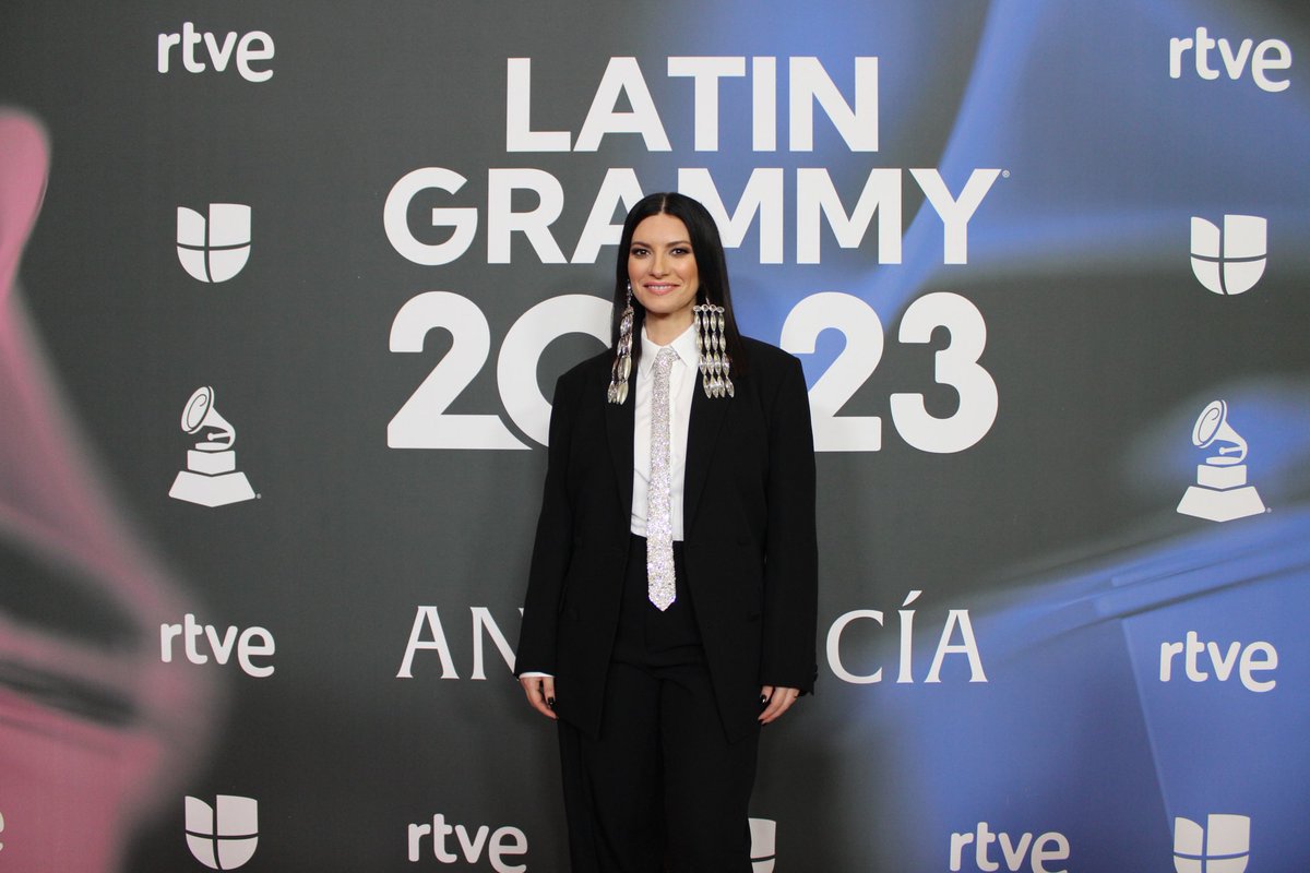 LauraPausini's tweet photo. Red Carpet @LatinGRAMMYs 2023! 🖤

Thanks to Pierpaolo Piccioli. 

Total look: @MaisonValentino 
Styling: Susanna Ausoni 
MUAH: Rebeca Trillo-Figueroa

#LatinGRAMMY
#LatinGrammyRedCarpet https://t.co/6Pk5nRQmVE