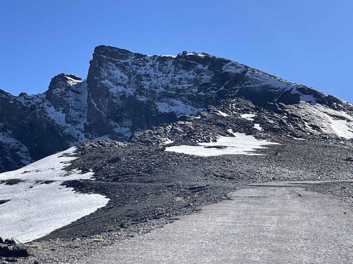 jflanzat's tweet photo. Noviembre #SierraNevada https://t.co/nVVKIJT06E