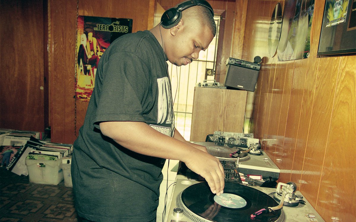 deathbyhibachi's tweet photo. American #hiphop disc jockey #DJScrew died from a drug overdose #onthisday in 2000. 🎛️ 🎧 #choppedandscrewed #ScrewedUpClick #Houston #Texas #DJ #rap #rapper #codeine #valium #PCP #purpledrank #screwtapes #turntables #music #trivia https://t.co/ZiG2HTrHDo