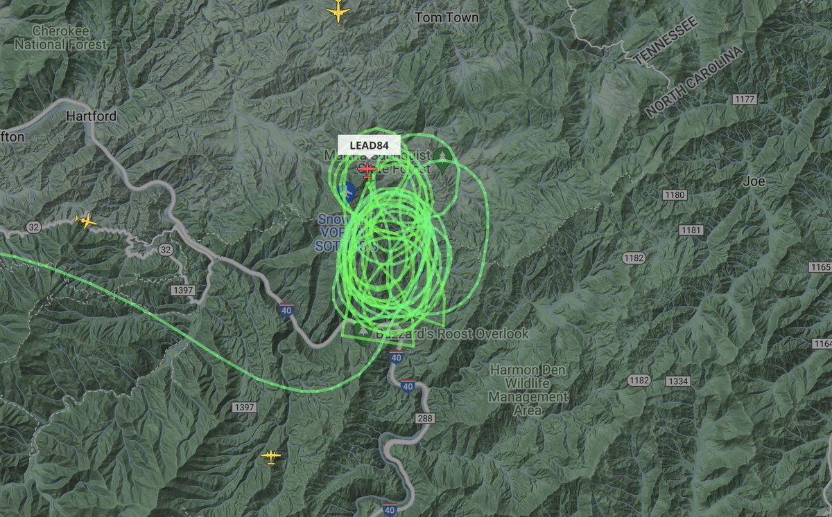 The_CoryV's tweet photo. Here's a good look at one of the aircraft orbiting that #wildfire near Interstate 40 in #Haywd county right now ...
https://t.co/LOICHMFIsP
#WNCnews #AVLnews https://t.co/i91ASTRmGN