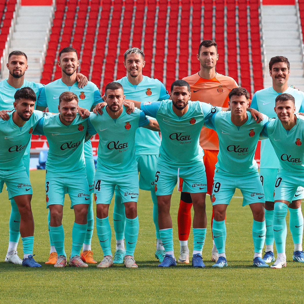 tonilato's tweet photo. Nosotros no paramos 💪🏻💪🏻

Vamos, @RCD_Mallorca 👹 https://t.co/qzpJEchIu5