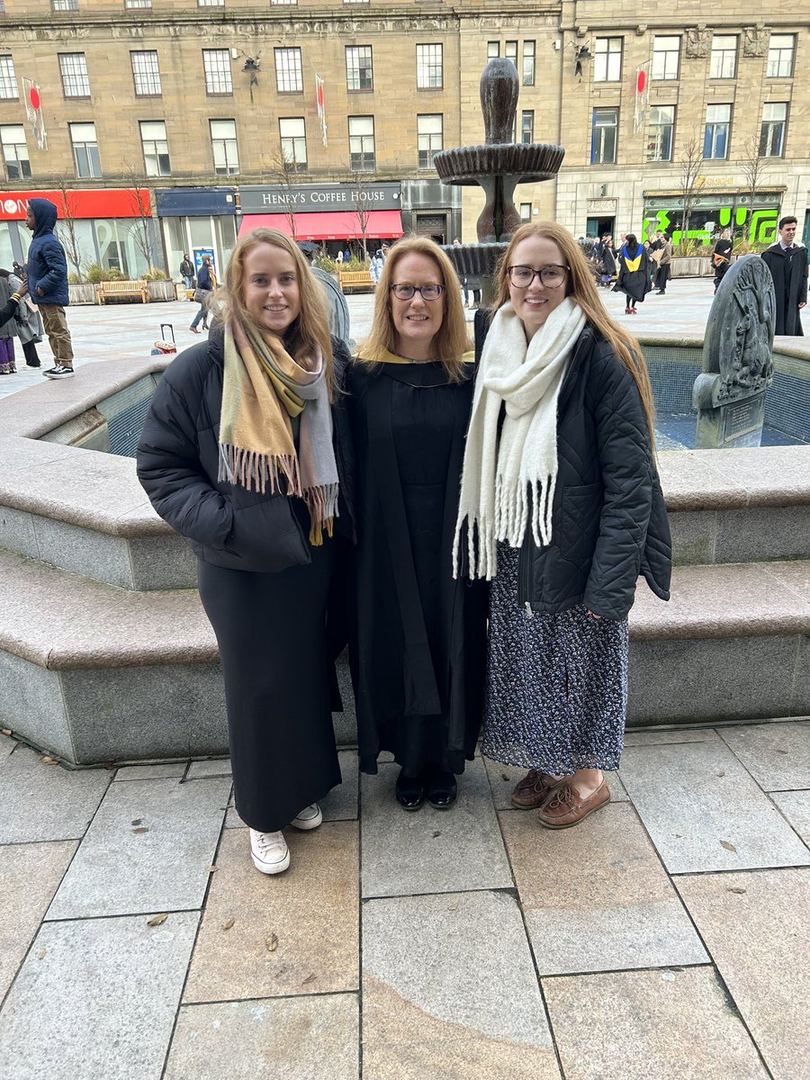 Christine Couser🦩 tweet media