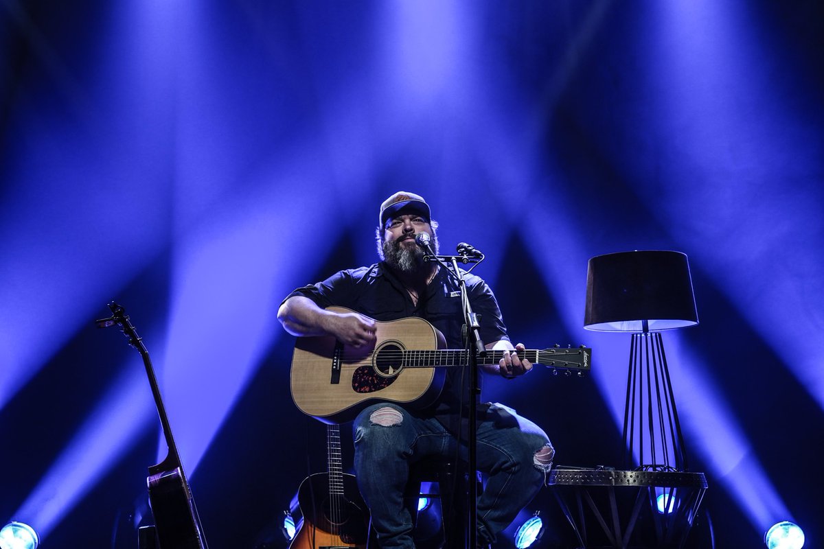 risemusicgrp's tweet photo. @davefenley taking over Quebec 🇨🇦 🎶 https://t.co/ls1Td87Qd2