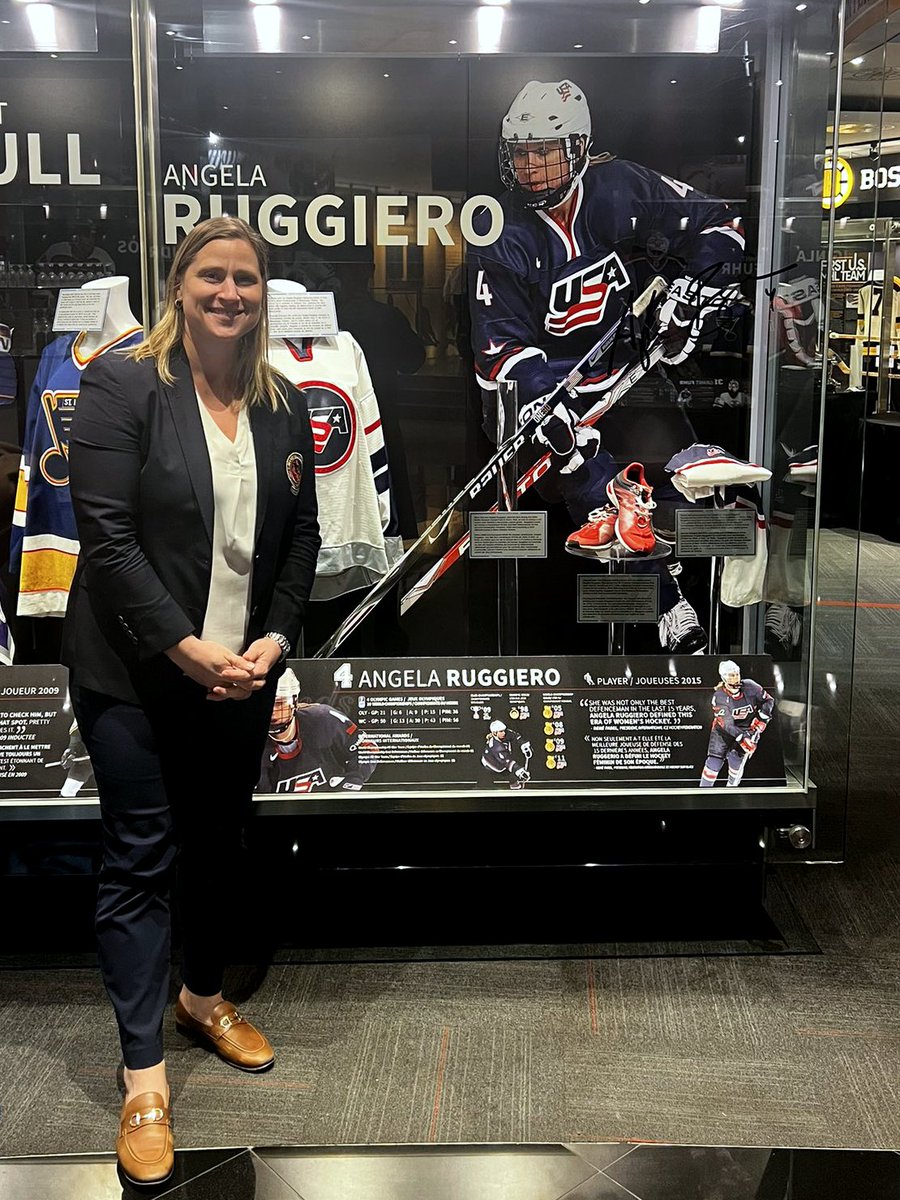 HockeyHallFame's tweet photo. Angela, meet Angela 🤝 While here for the 2023 Induction Celebration, @AngelaRuggiero #HHOF2015 was able to see her feature in the Legends of Hockey: Greatness Calling 2000-20 exhibit!

Plan your visit at https://t.co/iaBgonLaTL

📸 Angela Ruggiero https://t.co/eiMP3pw4QV