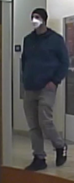 CrimeStoppersCO's tweet photo. @denverpolice & @FBIDenver need your help identifying the pictured suspect who is involved in a bank robbery at 800 N. Federal on 11/15 - Remain Anonymous and be eligible for a $$$ reward! 720.913.7867 #SaferDenver #CrimeStoppers #MDCS #StopCOCrime https://t.co/pjya4HdTh5