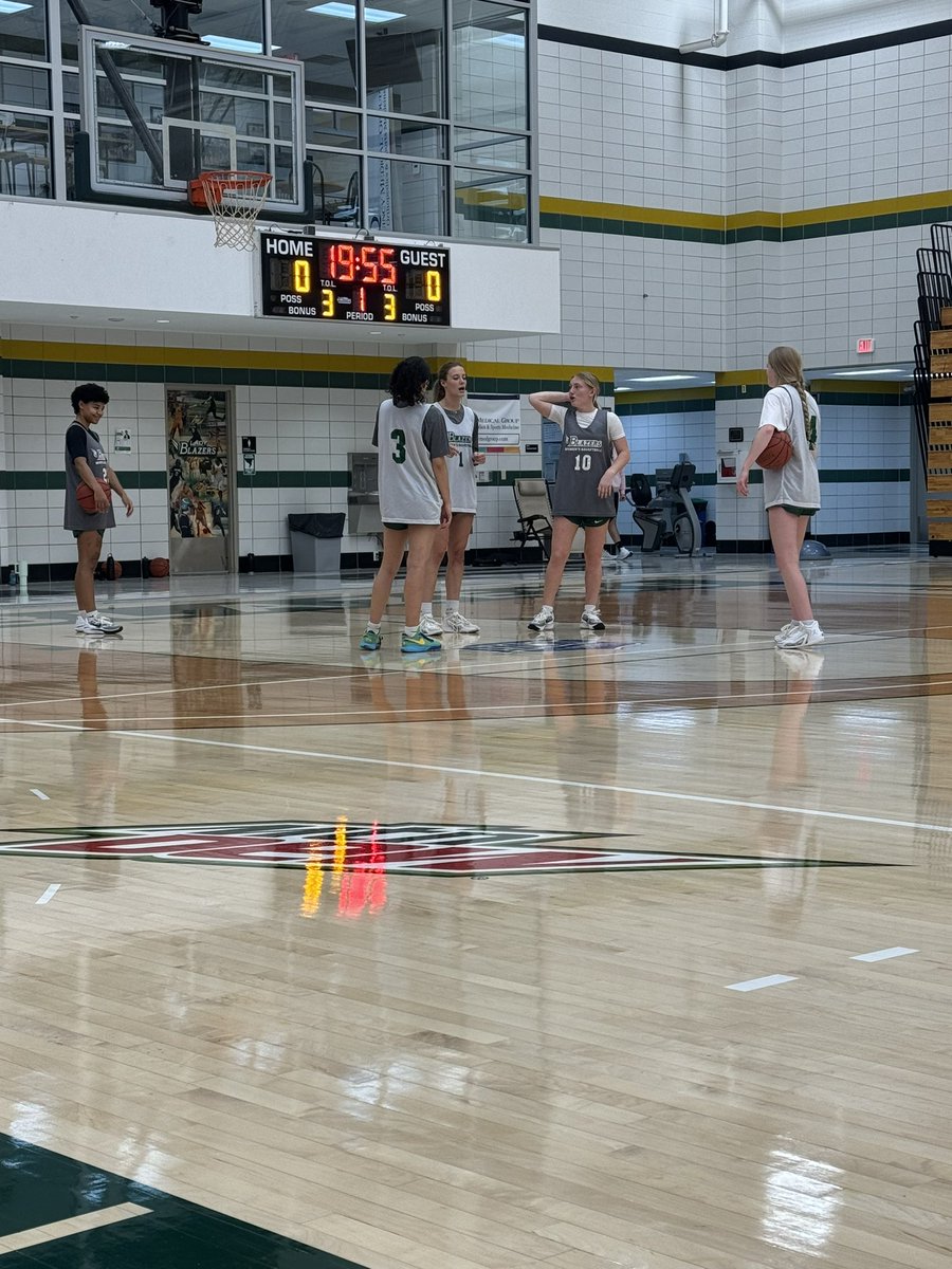 JWCCBlazersWBB's tweet image. Switching up the vibes today…. Player/Position led individuals to start practice. 

Love seeing their brains tick and the problem solving that comes after a loss. They are SPECIAL! 

They get it…. 🔥🔥🔥

#Ruthless #AlwaysHungry #AllAsOne