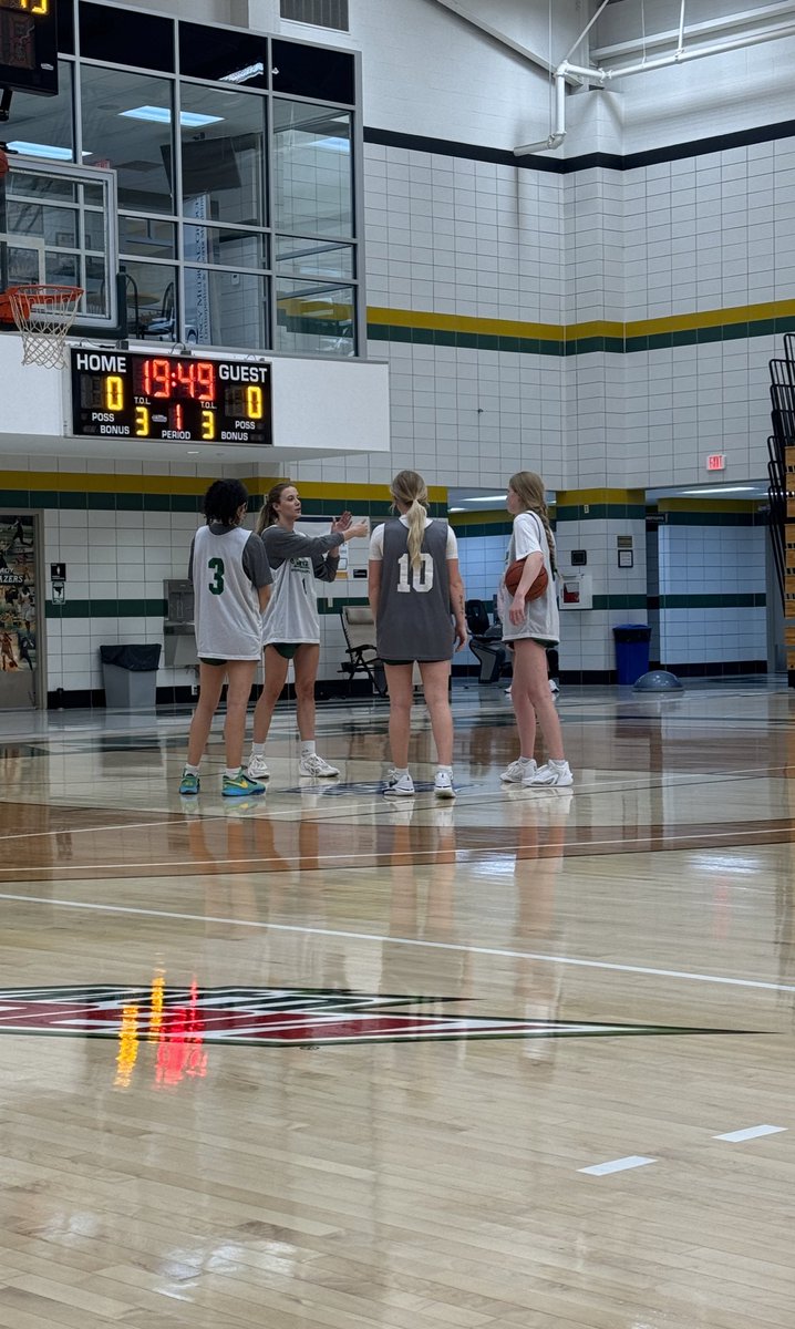 JWCCBlazersWBB's tweet image. Switching up the vibes today…. Player/Position led individuals to start practice. 

Love seeing their brains tick and the problem solving that comes after a loss. They are SPECIAL! 

They get it…. 🔥🔥🔥

#Ruthless #AlwaysHungry #AllAsOne