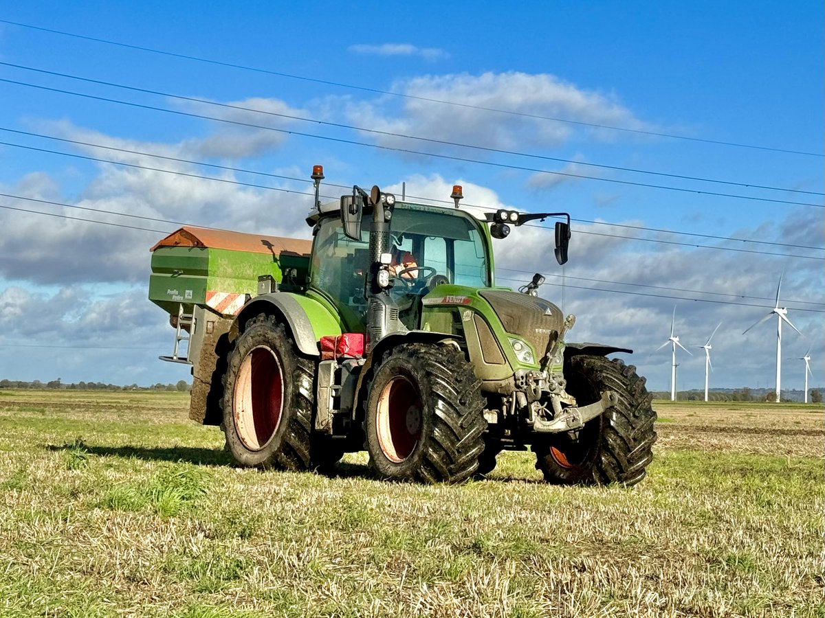 With the recent relentless wet weather, we’ve had to shuffle our cropping program around slightly, moving a small portion of winter cropping into spring cropping. In doing so, it means we need to get the cover crop seed spread on, as opposed to going on behind the cultivator.