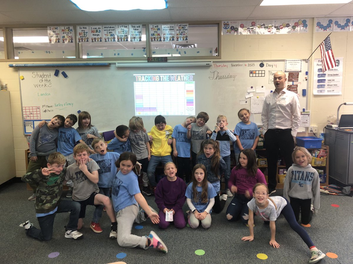 It’s always a fun time when you combine reading and weather! Thank you to <a href="/RustyLord/">Rusty Lord WOWT</a> for coming to read to my second graders for <a href="/bookitprogram/">The BOOK IT! Program</a> #NationalYoungReadersWeek! We loved reading about weather and showing you things we’ve learned! <a href="/LewisCentralCSD/">Lewis Central Community School District</a>