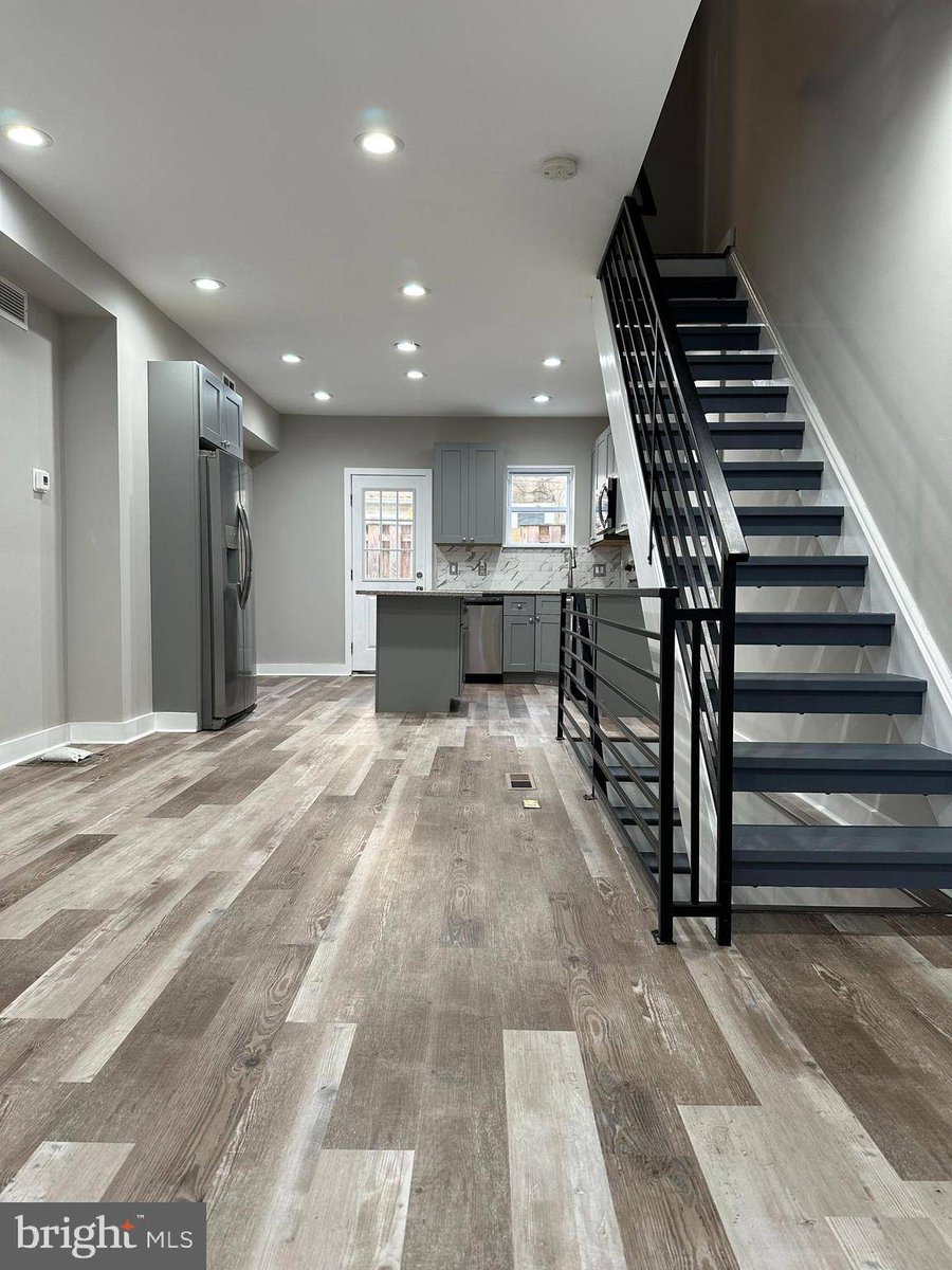 SellWithMikeR's tweet photo. 🏡 Just listed in Point Breeze! This fully renovated home is a must-see! Don't miss out - schedule a showing today! #PointBreeze #SouthPhilly #RenovatedHome #RealEstateListinghttps://mysmartagent.com/d8qxyzmw https://t.co/oLgD8fK95K
