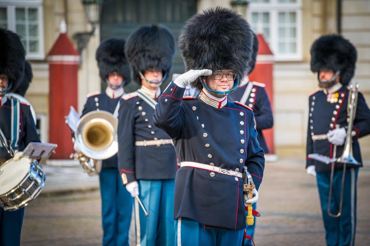 KeithMcInnes's tweet photo. Danish Royal Guards at changing of guard in Copenhagen, Denmark #copenhagen #denmark #scandinavia #europe #travel #travel2023 #nikon #kmp #nikonz8 #nikonaustralia #mynikonlife #autumn #scandi @nikonaustralia @copenhagen_danmark #changingoftheguards #royalguards #danishguards https://t.co/kMoAwByoc6