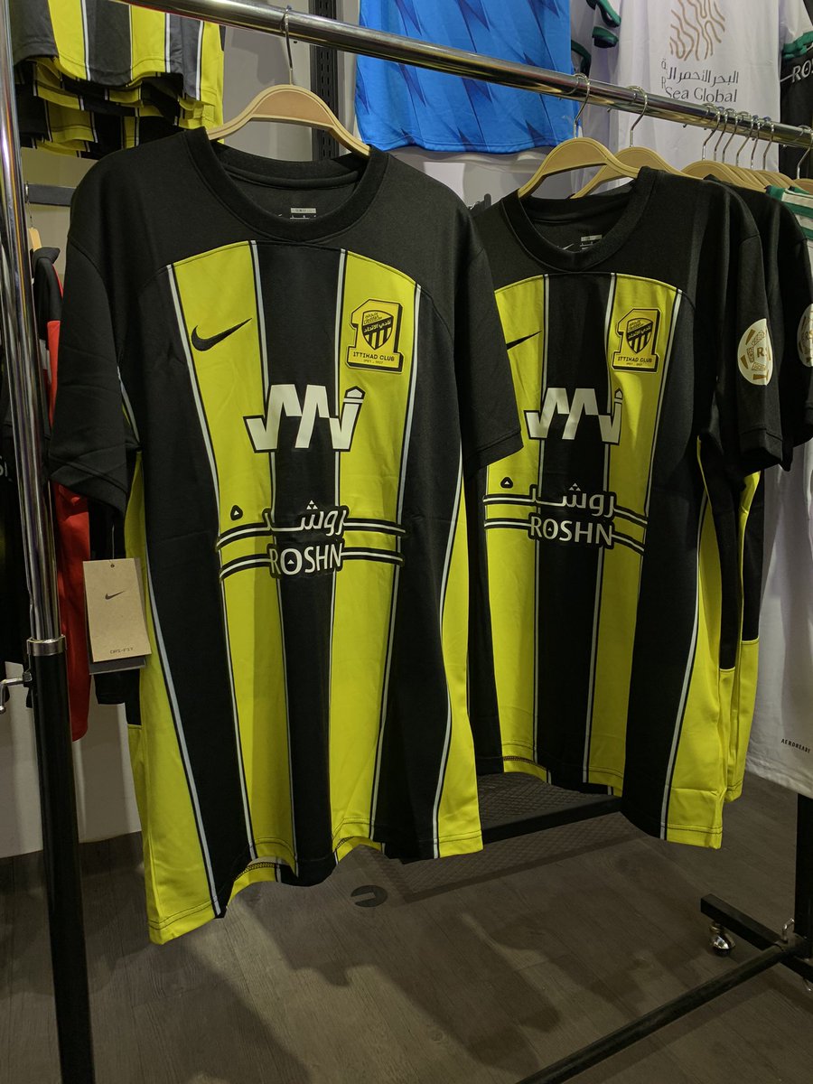 soccerpro_sa's tweet photo. تيشيرت الاتحاد الأساسي فئة لاعبين 💛🖤
.
السعر 93 ريال 
.
شحن فوري ✈️
.
متوفر طباعة الاسم والرقم 🤩
.
للطلب عبر الموقع الإلكتروني 

https://t.co/Vp1LE4xZQb

او التواصل معنا عبر الواتس اب 0544022944 📲 https://t.co/GSg1wvevvW