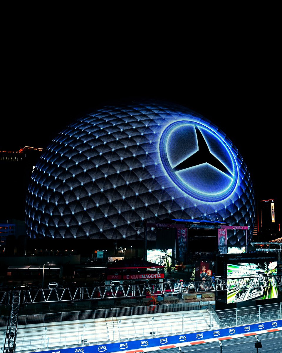 MercedesAMGF1's tweet photo. Looking good @SphereVegas ⭐️🤩 https://t.co/Lw9MtajLp9