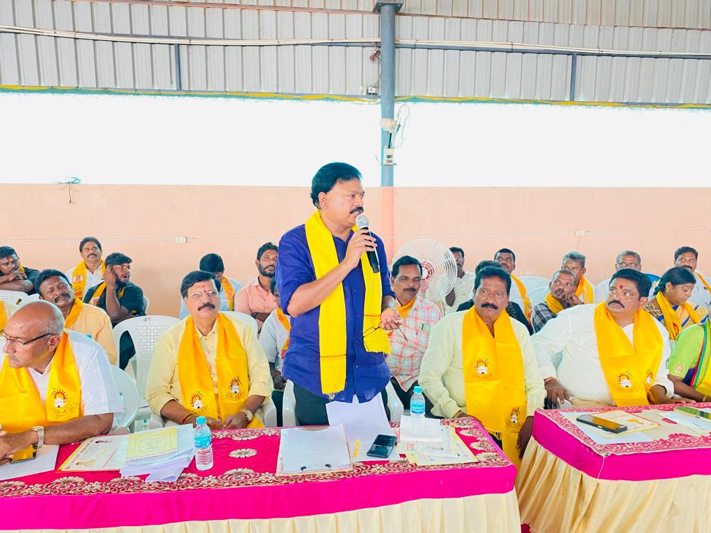 ChandraTheegala's tweet photo. @JanaSenaParty @JaiTDP అధిష్టానాల నిర్ణయం మేరకు గూడూరు నియోజకవర్గ స్థాయి JSP,TDP స��న్వయ సమావేశంలో పాల్గొని విజయవంతం చేసిన జనసేన పట్టణ,మండల కమిటీలకు నాయకులకు, జనసైనికులకు నా హృదయపూర్వక కృతజ్ఞతలు
@PawanKalyan @mnadendla @NagaBabuOffl @JSPManuKranth
@AjayaKumarJSP #JSPTDPAlliance https://t.co/Yzg10o2Mmn