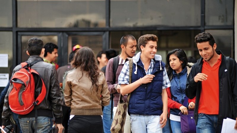 #EmpleoJoven
⬆️ Casi 900 mil puestos y 33 meses en alza.
🏭 La industria lidera el desarrollo, seguida por el comercio y la gastronomía.

#MassaPresidente 
#VieneLaArgentina 

codigobaires.com.ar/2023-11-16/emp…