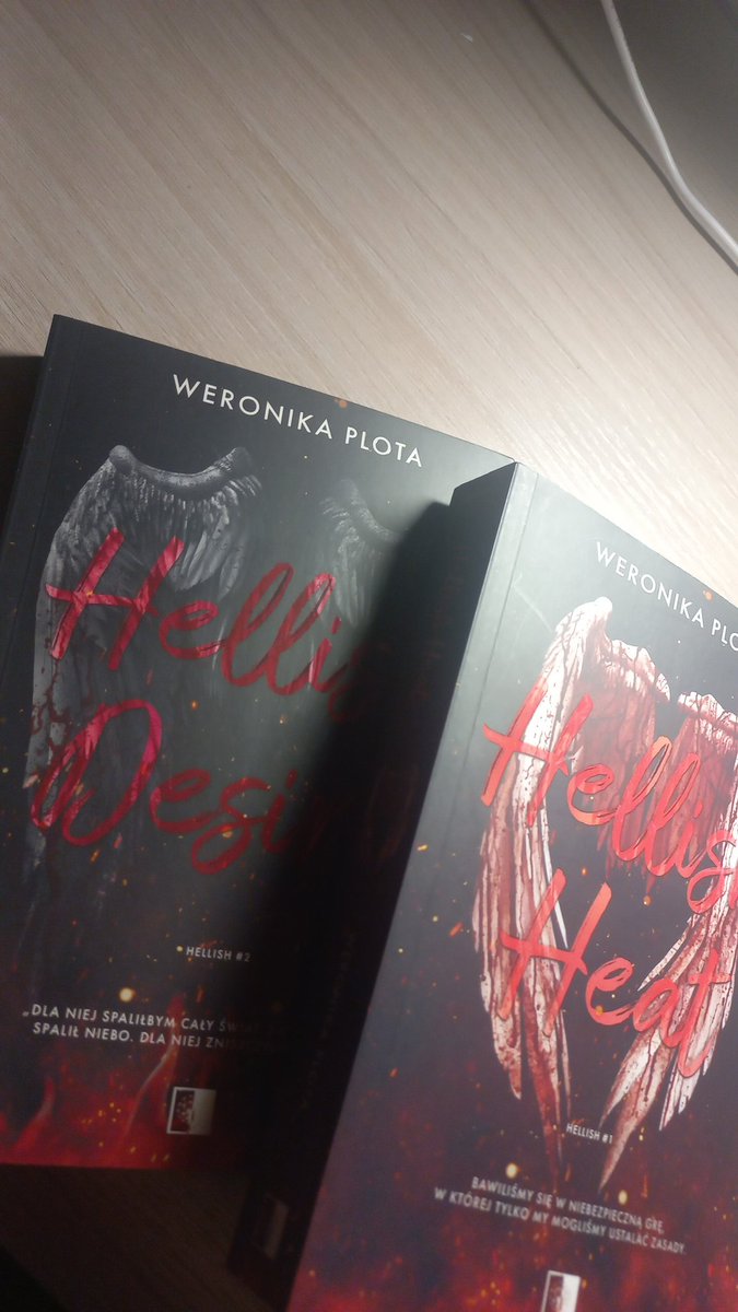 bookslikepeople's tweet photo. No są piękne co tu więcej mówić😍
#hellishheat #hellishdesire #trylogiahellish https://t.co/g3bex2L31T