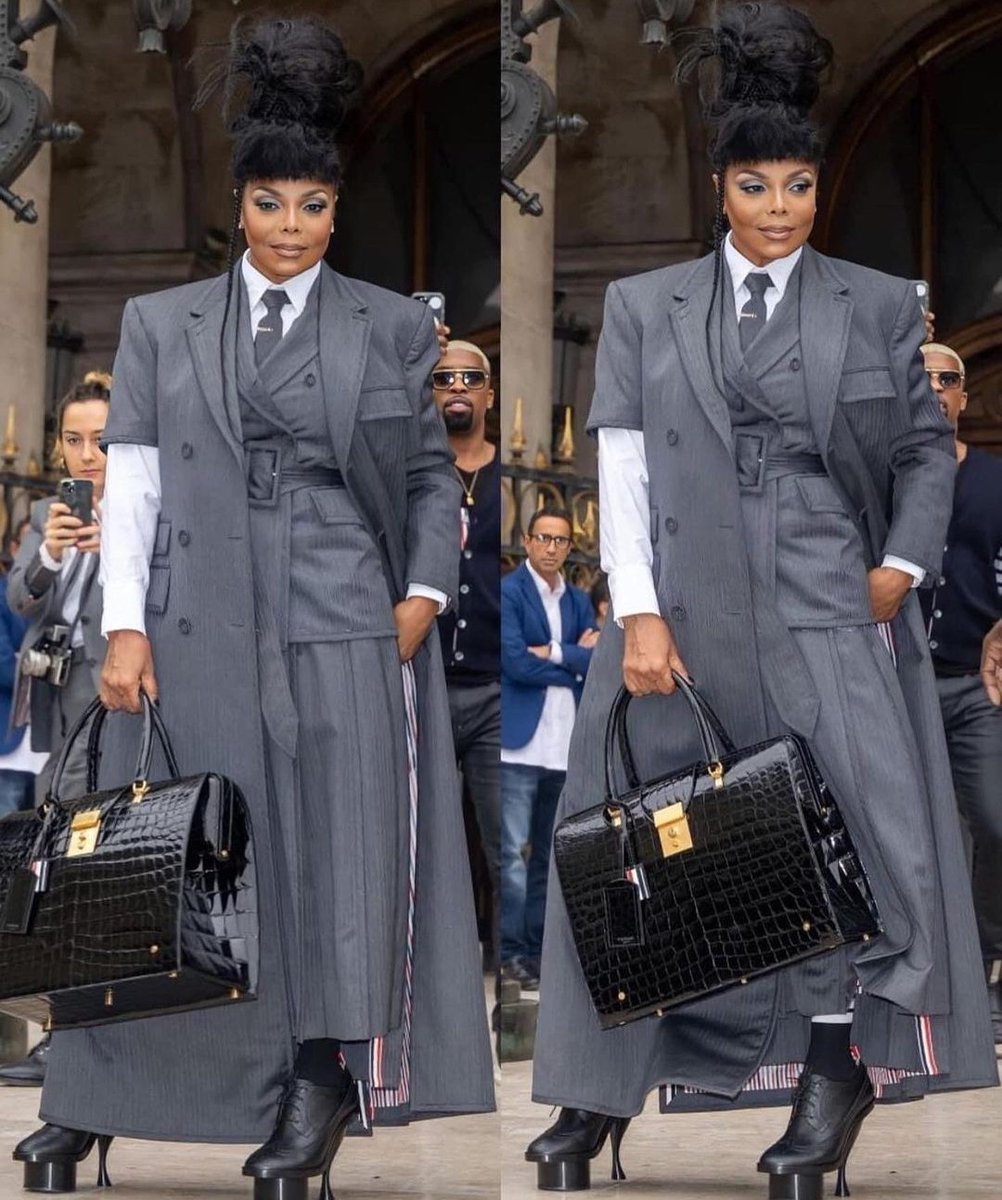 liamakalee18's tweet photo. Can I just say this is my FAVOURITE look on #DeanJackson aka @JanetJackson
I would love to go to her school ❤️✌🏽☺️ https://t.co/kSASxnG1IX