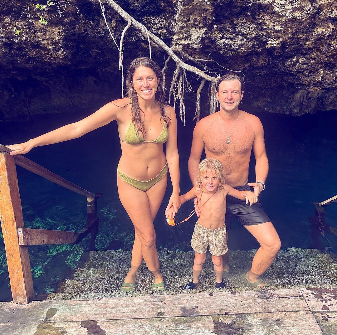 KeithHarkinTeam's tweet photo. @keithharkin and fam enjoying Mexico and a much needed break before he returns to the US for MORE SHOWS! Don’t miss today’s (11/16) full show livestream from @AleaTulum at 4P PT/7P ET on @Stageit TICKETS & TOUR DATES: https://t.co/RT1dkxv9X2
#HARKINHideouts https://t.co/8C4DUxvlcw
