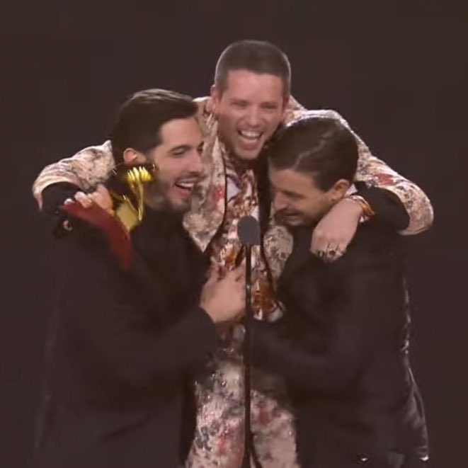 LassitoLovers's tweet photo. OFICIALMENTE EL PRIMER GRAMMY DE LASSO ❤️ #LatinGRAMMY #LassoLatinGrammys https://t.co/KIOYbb6df7
