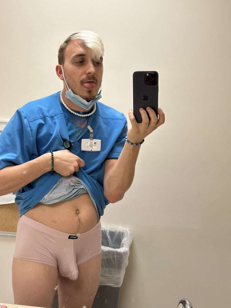CodyPhisher's tweet photo. At work 😜
#gay #bicurious #underwear #hornyatwork #linkinbio #onlyfansfree #freetrial #OFguy https://t.co/CrFFQ4Tiuw