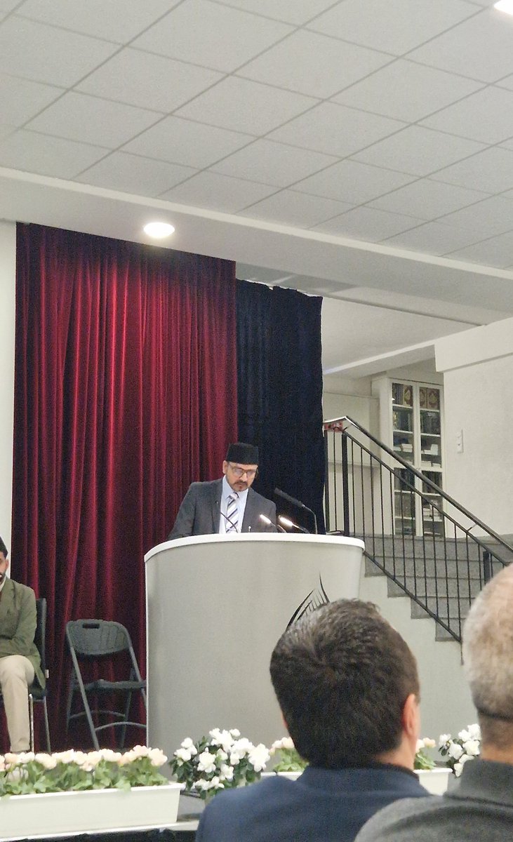 TheStudent91's tweet photo. Ameer sahib of Norway concluded the event with emphasis on how we all need to be #voicesforpeace at this time https://t.co/uePL6SoXXA