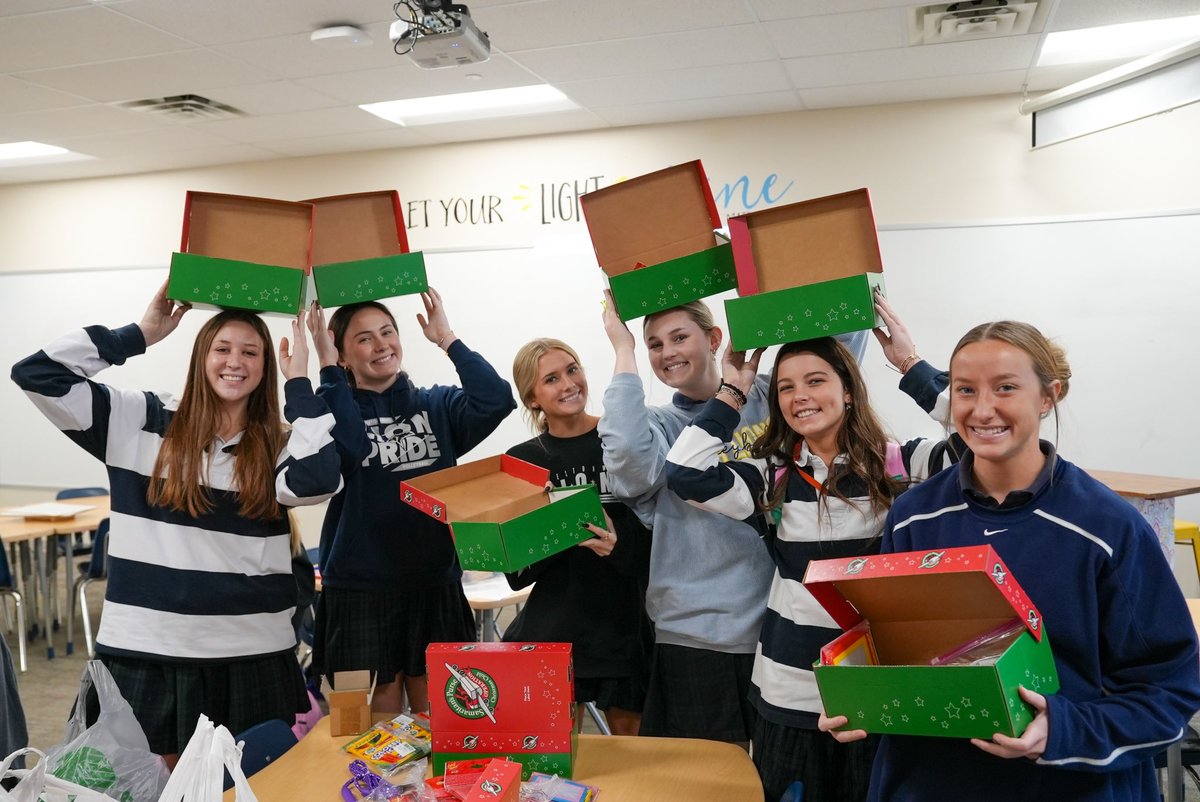 PCASchoolSystem's tweet image. Operation Christmas Child is one of our favorite Christmas traditions! What a fun way to serve so many people around the world! Have you packed your box yet? 🎄⭐️🎁