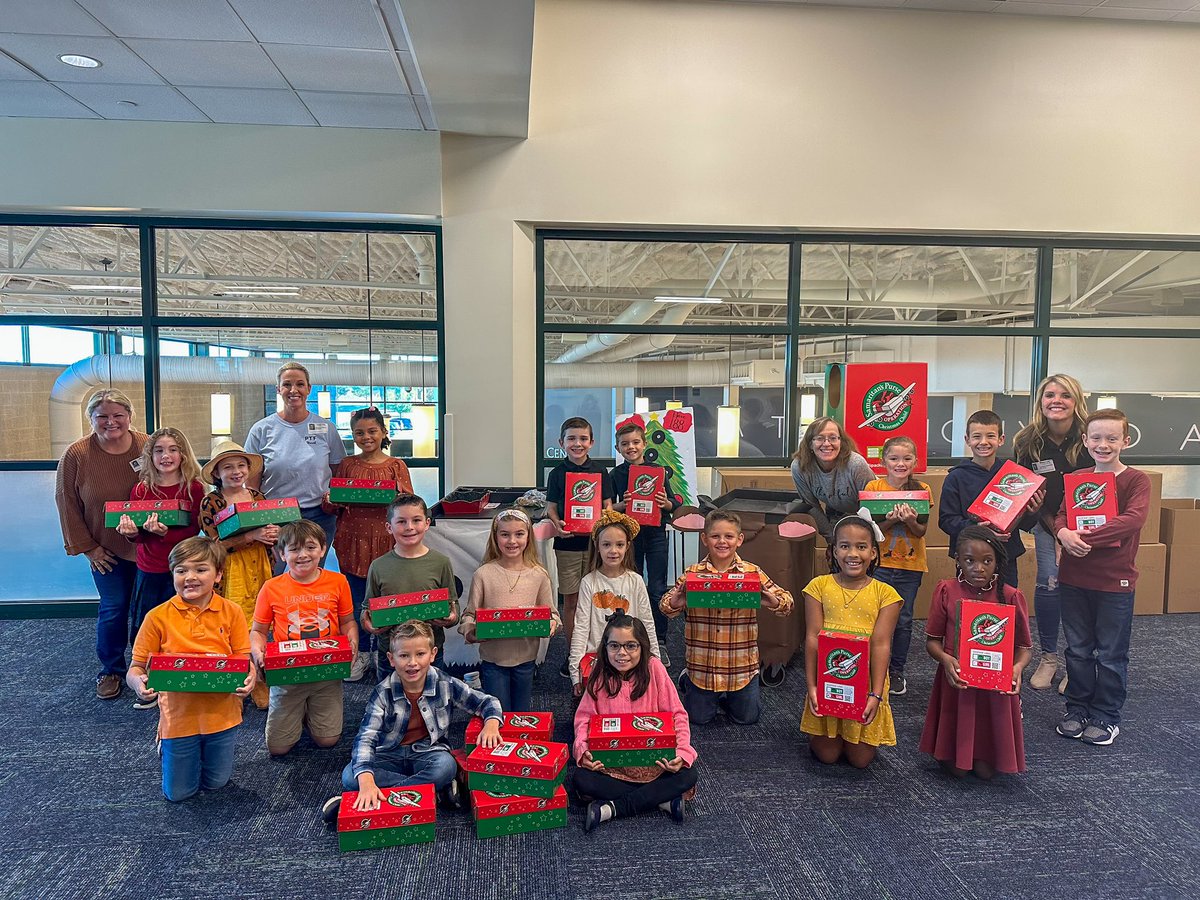 PCASchoolSystem's tweet image. Operation Christmas Child is one of our favorite Christmas traditions! What a fun way to serve so many people around the world! Have you packed your box yet? 🎄⭐️🎁