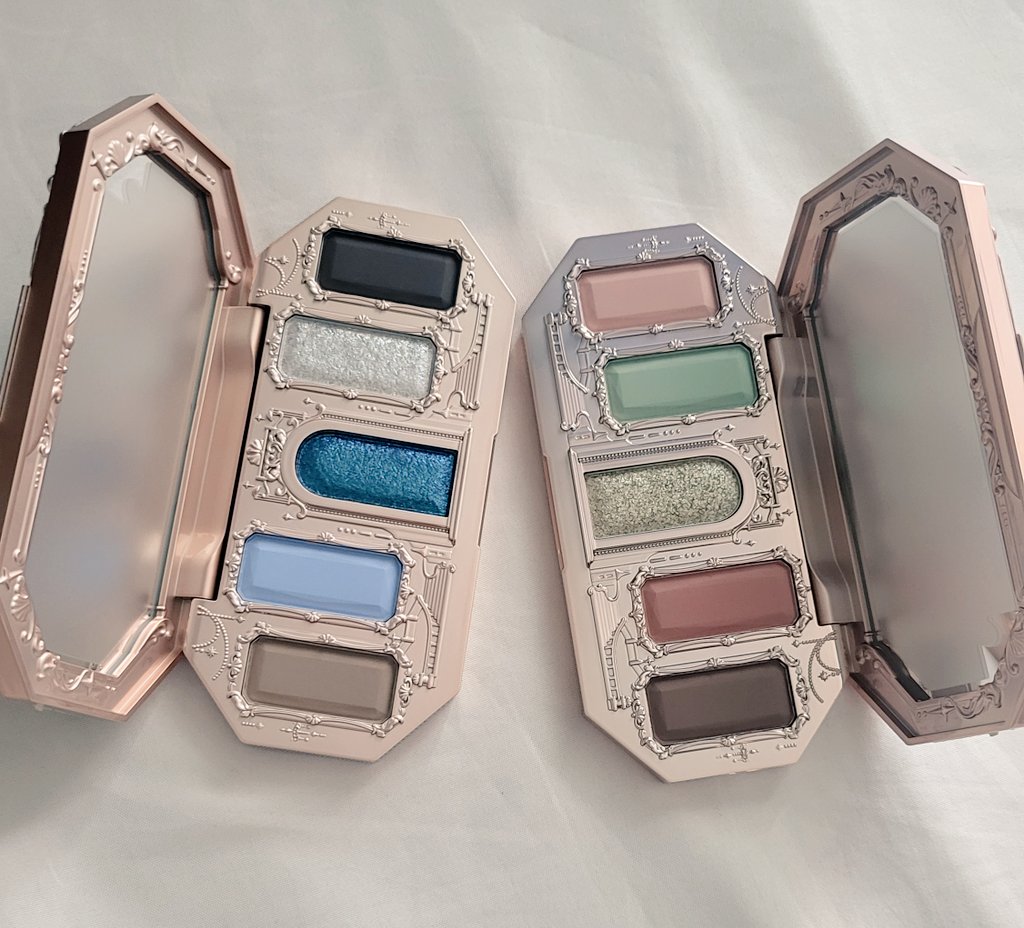 ca_movely's tweet photo. Lost in the enchanting world of Flower Knows' new collection Moonlight Mermaid and their mesmerizing hand mirrors. 🌙✨ 

Each piece is a masterpiece, reflecting elegance and magic. 
 #FlowerKnows #MoonlightMermaid https://t.co/N3DH4ghvo6