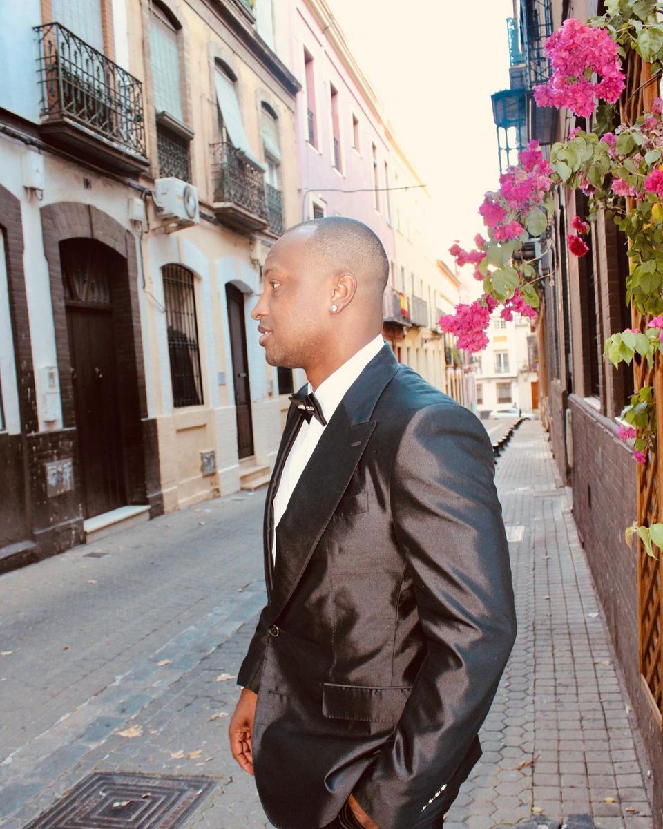 thiaguinhocomth's tweet photo. A elegância do homem! #LookDoTHi especial pro @LatinGRAMMYs!

THIAGO ANDRÉ NO GRAMMY #EquipeTHi https://t.co/pojv2dsCyz
