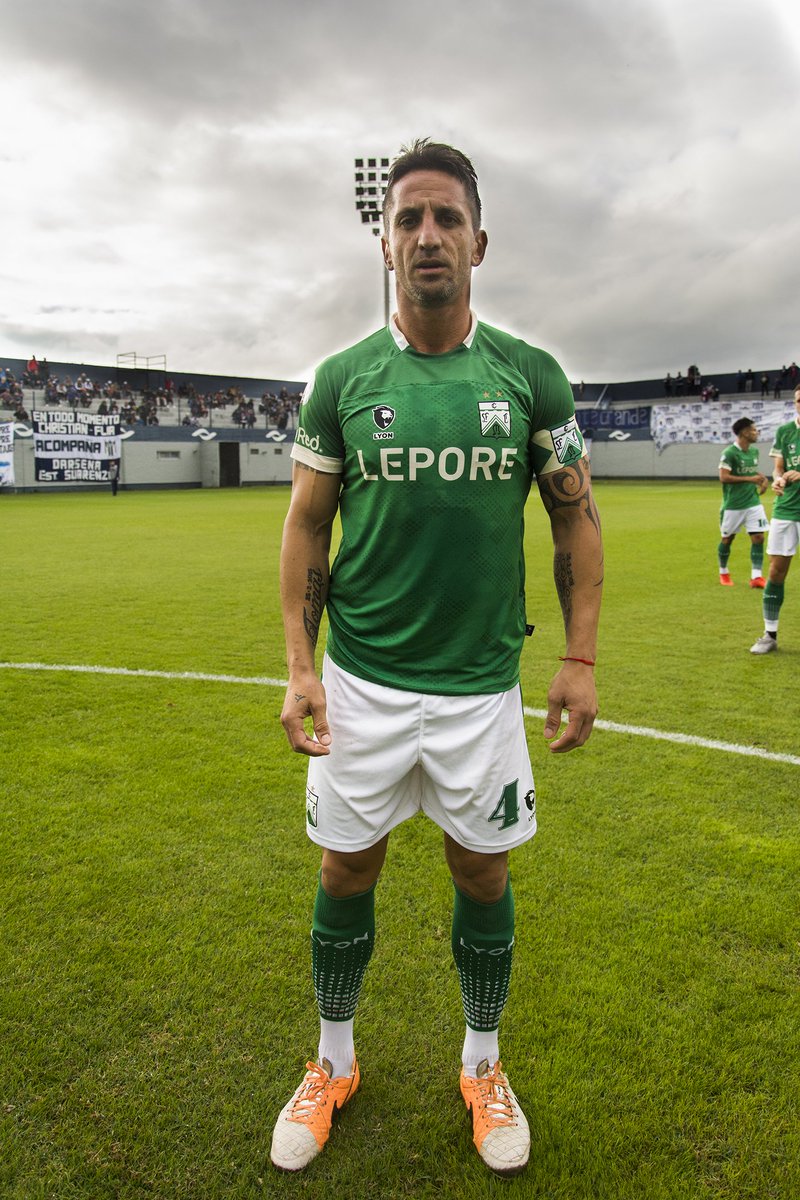 ElShowdeFerro's tweet photo. ATENCIÓN
Hernán Grana dejó de ser jugador de #Ferro. 

La despedida del capitán 💚.

Lo intentaste como todos nosotros. Nunca lo olvidaremos. https://t.co/vGyJchvQKz