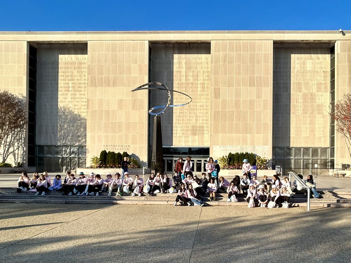 #Bus1 just finished exploring the <a href="/amhistorymuseum/">National Museum of American History</a> <a href="/ClaggettMCS/">Claggett MCS</a> <a href="/MrCondit/">Brian Condit</a>