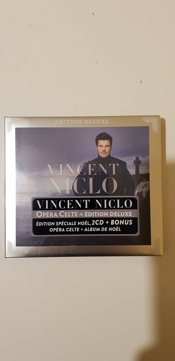 Val26Valrie's tweet photo. @vincentniclo Ça y est enfin reçu l'édition Deluxe de l'album #OperaCelte avec l'album de Noël 2 magnifiques albums à écouter en boucle ❤ Trop génial Trop contente 😊 Merci Vincent 🙏 https://t.co/PuYmqMEu3e