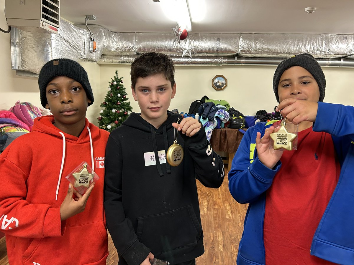 AmieLeBlanc1's tweet image. 5CA took learning outside the classroom today and visited the historical properties of @AfricvilleHT.  We can read and research lots but the emotional connections were made today. @bltsenior