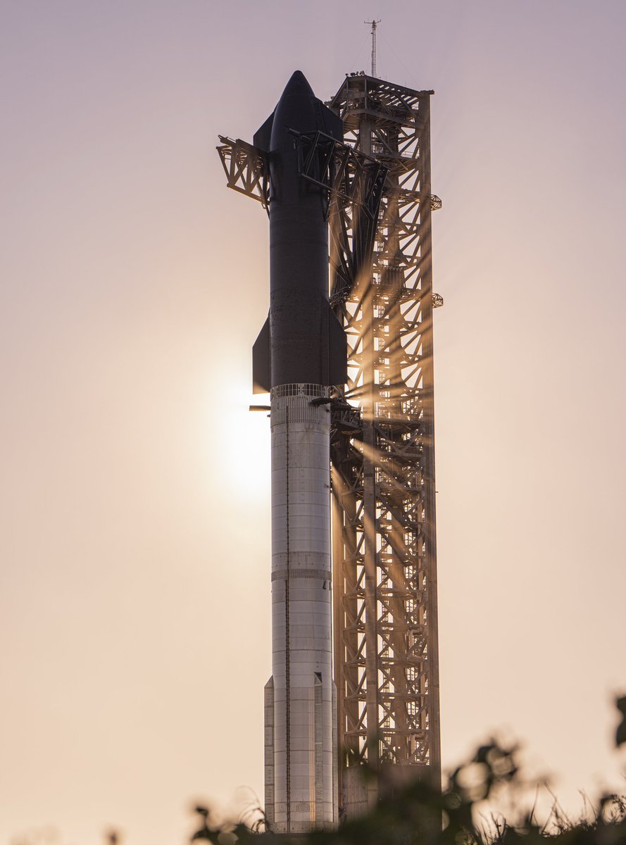 Report de 24h du créneau de lancement du #Starship. @SpaceX doit remplacer un actuateur d'u ailerons de guidage. H0 désomais samedi à 14h CET : twitter.com/elonmusk/statu… #StarshipLaunch