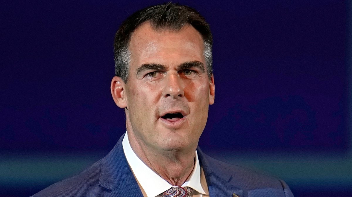 thehill's tweet photo. Oklahoma Gov. Kevin Stitt (R) is under fire after he recorded a video voicing support for a cockfighting organization at its annual meeting. https://t.co/A2r8jt18Gn https://t.co/qrtx8xjTBl