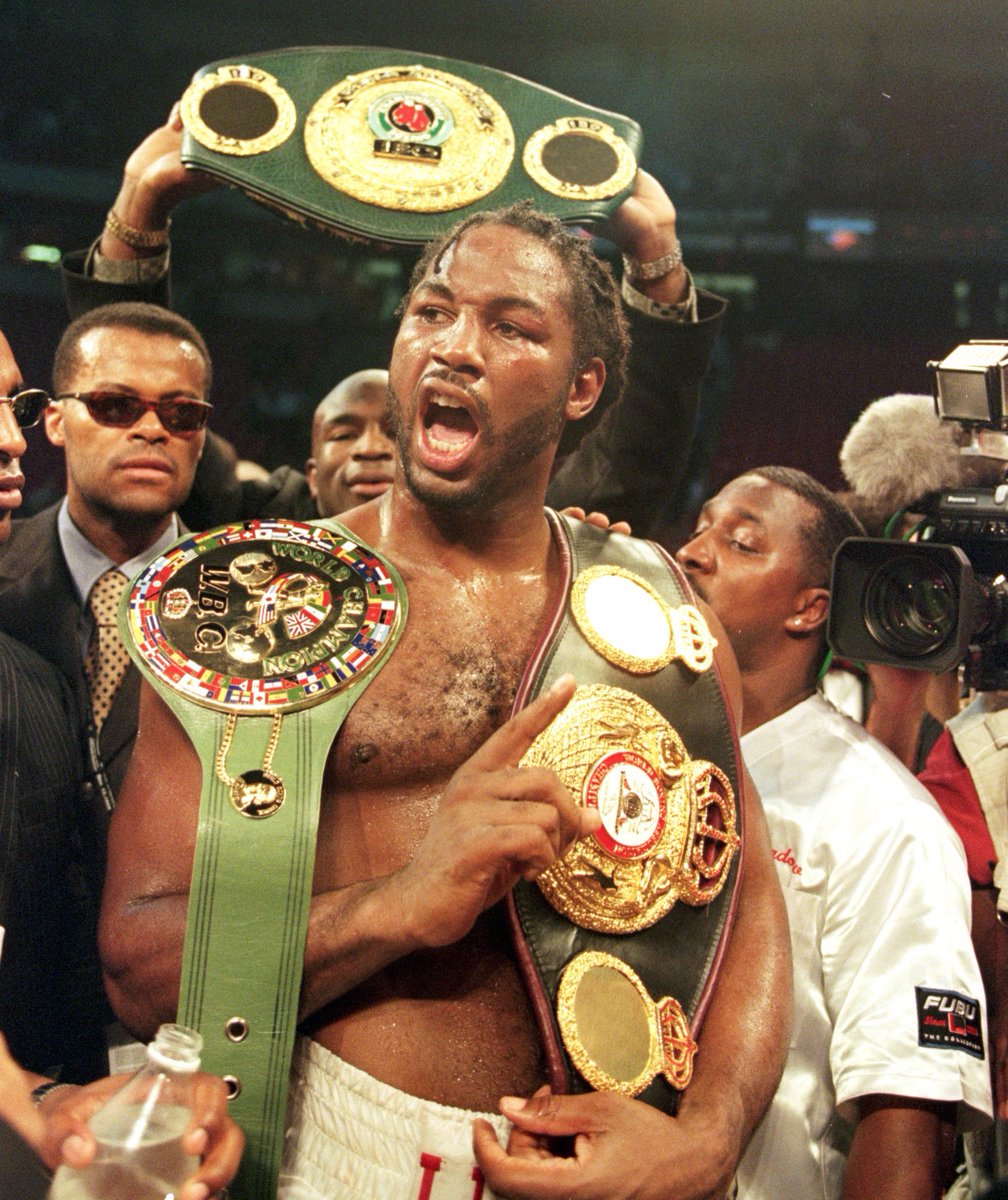 🥊🏆 Ağır sıklette 25 yıl aradan sonra bütün büyük kemerler (WBA, WBC, IBF &amp; WBO) tek bir dövüşçünün belinde olacak! #UsykFury

📅 En son Lennox Lewis, 1999 yılında Evander Holyfield'i mağlup ederek tartışmasız ağır sıklet dünya şampiyonu olmuştu.