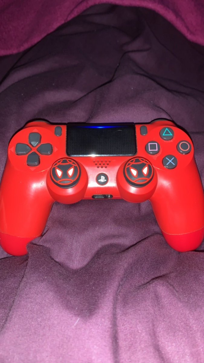 NatalieS157's tweet photo. A Change Of Pace! Playing On The PlayStation 4! On Thief Tonight!
🥷💍💎👑🎧🎮🖤
#GamerGirl #Gameplay #Playstation4 #PS4 #GotThePlayStationForTheExclusives #MultiConsoles #RedController #SpidermanThumbGrips #Thief #Garrett https://t.co/dCFDERyeR1