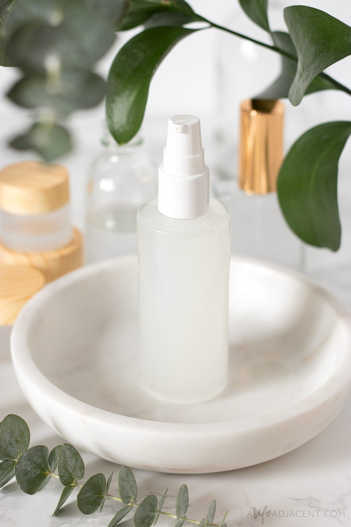2-Ingredient DIY Cleansing Oil with Emulsifier 🌿💦

This simple emulsifying cleansing oil requires only two ingredients. It’s inexpensive, easy to make, and rinses clean with water.

alifeadjacent.com/diy-cleansing-… via <a href="/alifeadjacent/">A Life Adjacent</a>