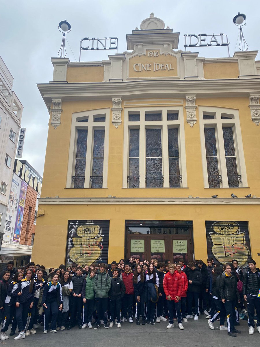 LaSalleInstituc's tweet photo. 3°#ILSA_ESO termina su segunda narrativa #NCALaSalle , #FILA0, con una salida al cine en versión original. Un cierre perfecto para una narrativa muy especial en la que han aprendido a utilizar el pensamiento crítico para analizar materiales audiovisuales. https://t.co/HmsYBPGr9T
