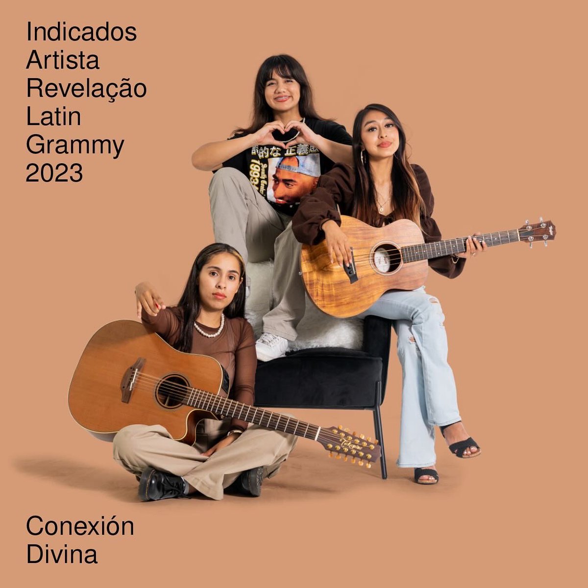CLAVCLAVCLAV_'s tweet photo. Chegou o @LatinGRAMMYs e Nós da #CLAV fazemos o que gostamos mais: valorizar os novos artistas.

#CONEXIÓNDIVINA - O trio regional mexicano formado só pro mulheres GEN-Z. A sonoridade é permeia a linguagem tradicional e ao mesmo tempo dialoga bem com cena alternativa.  (1/10) https://t.co/SbeFzNzWX2