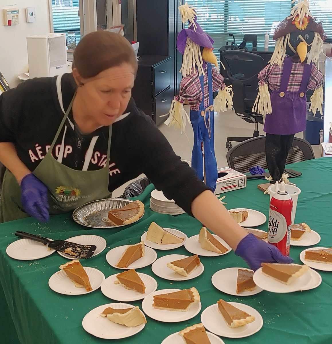 marviljr's tweet image. In keeping with tradition of thanking campus personnel and staff for their loyalty, the #EastLACollege Child Development Center is serving its annual Harvest Appreciation Brunch. It is also hosting a canned food drive to help the needy. #ELAC #CalCommColleges #Thanksgiving
