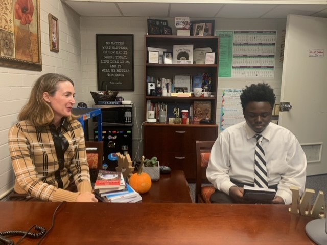 RobinColetrain's tweet image. Thank you to Councilwoman Allison Terracio for visiting @WAPerryMS today. Thank you for your service. #PrincipalForADay @RichlandOne