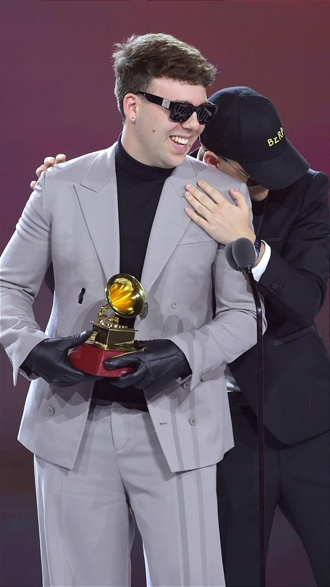 21 años, 1 Grammy, Don Pedro Luis Domínguez Quevedo haciendo honor a su frase "2023 coronar"👑