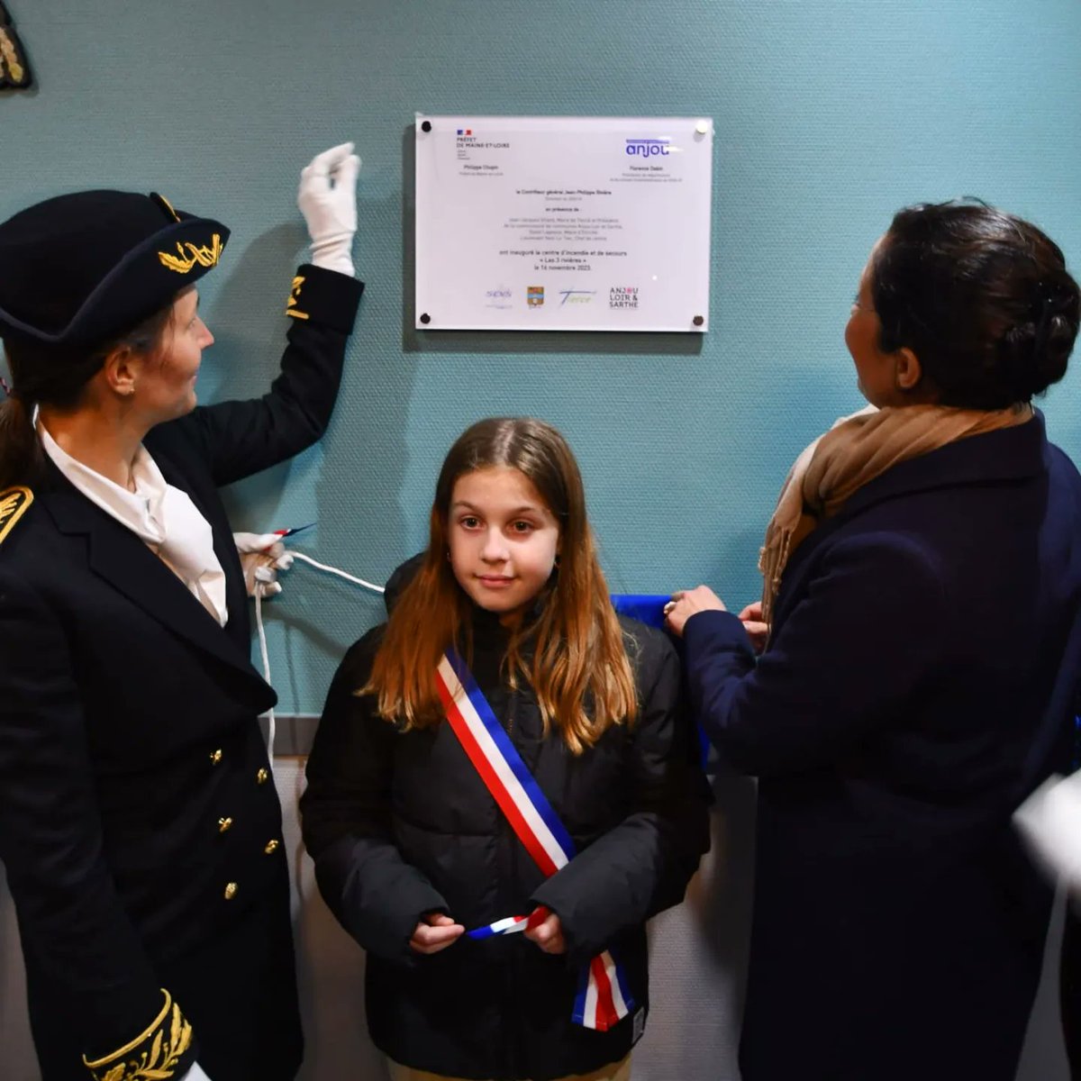 SDIS_49's tweet photo. // 🔴🚒🚨 Inauguration officielle du centre « les 3 Rivières »

Inauguré ce soir, le nouveau centre constitue une réussite aux enjeux de maintenir et de structurer une réponse de proximité, d’un regroupement technique et humain des centres de Tiercé et d’Etriché. https://t.co/ebFeXm8126