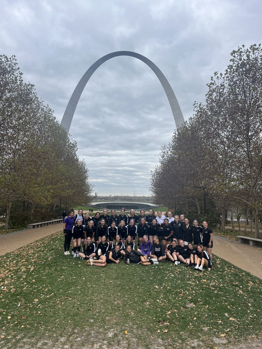 Just some family fun and joy in the STL! 💛💜🍭🍬💃#GoDuhawks